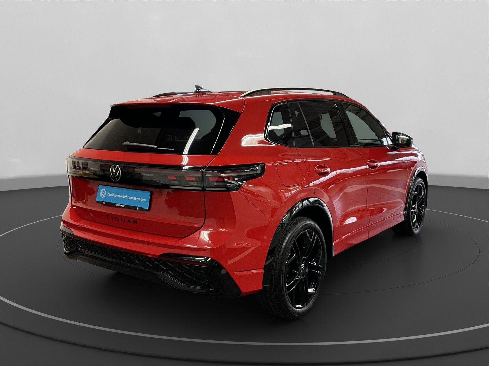 Volkswagen Tiguan 1.5 eTSI R-Line DSG KAMERA AHK LED KLIMA foto 4
