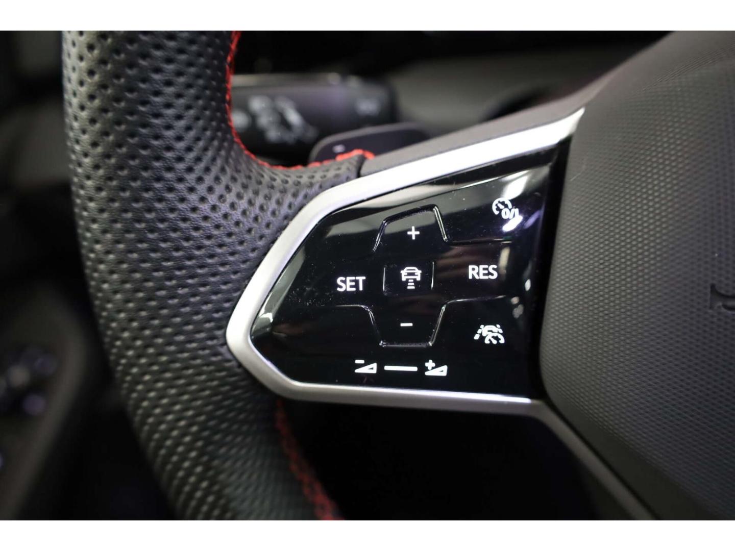 Volkswagen Golf GTI 2.0 TSI DSG AHK/Matrix/NAV/RFK/ACC/SH, миниатюра 10