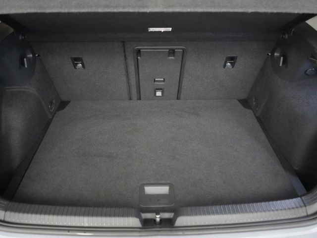 Golf VIII ACTIVE eTSI DSG MHEV+NAVI+ACC+SITZHEIZ