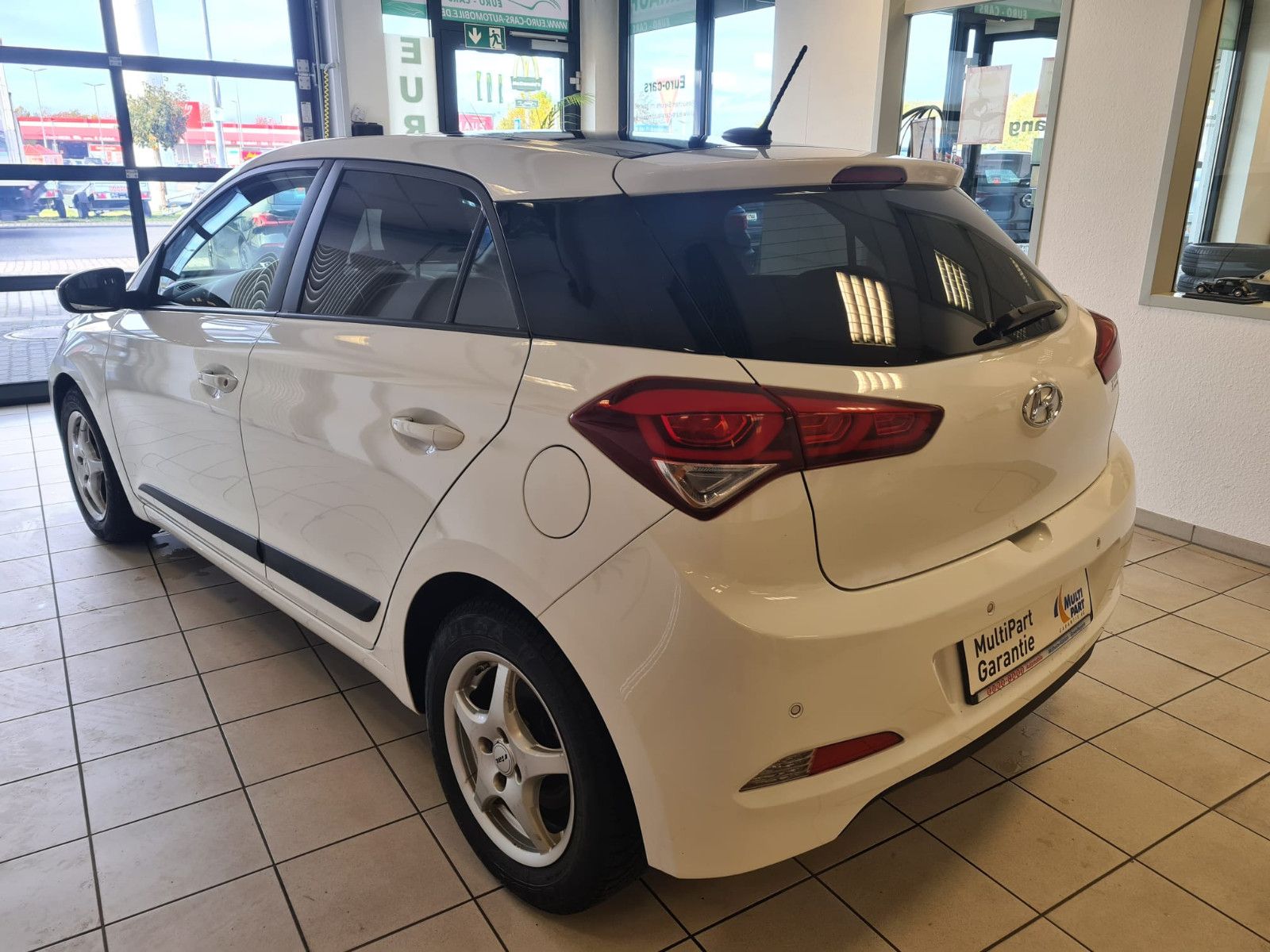 Fahrzeugabbildung Hyundai i20 Style / KLIMA / PANORAMADACH/GARANTIE