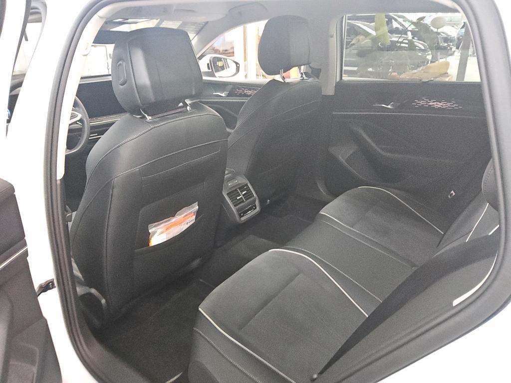 Volkswagen Passat Elegance *AHK*Standhz*HuD*Premium, миниатюра 11