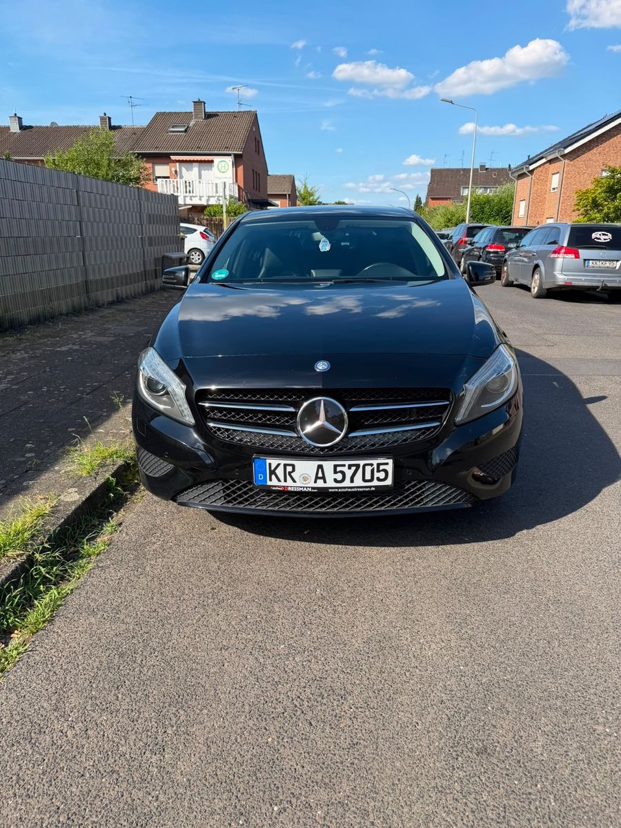 MERCEDES-BENZ A 180 BlueEFFICIENCY Urban