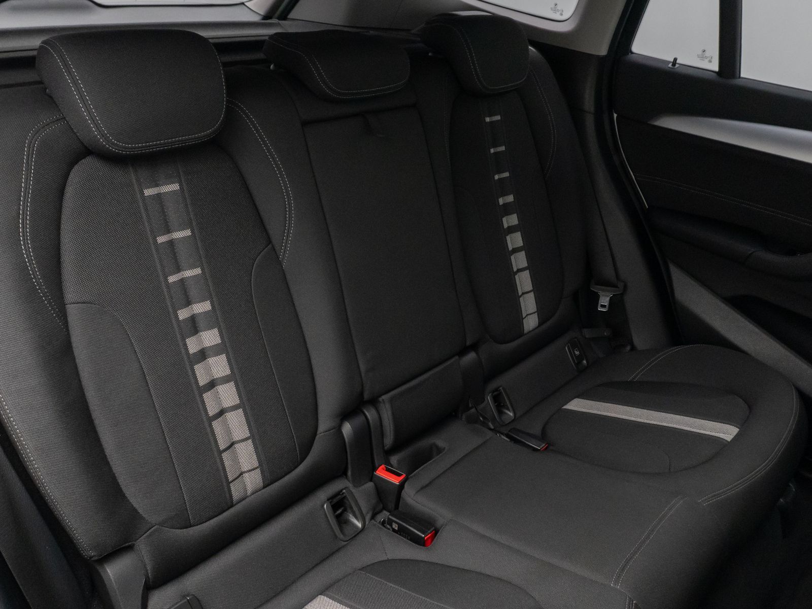 Fahrzeugabbildung BMW X1 sD18i Parkassistent DAB HiFi Navi LED Sport