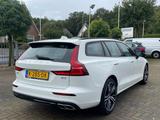Volvo V60 2.0 B3/163PK/MOMENTUM ADV/CAM/ACRUISE/ACARPL - Volvo V60 Momentum mit Hybrid-Antrieb (Benzin/Elektro)