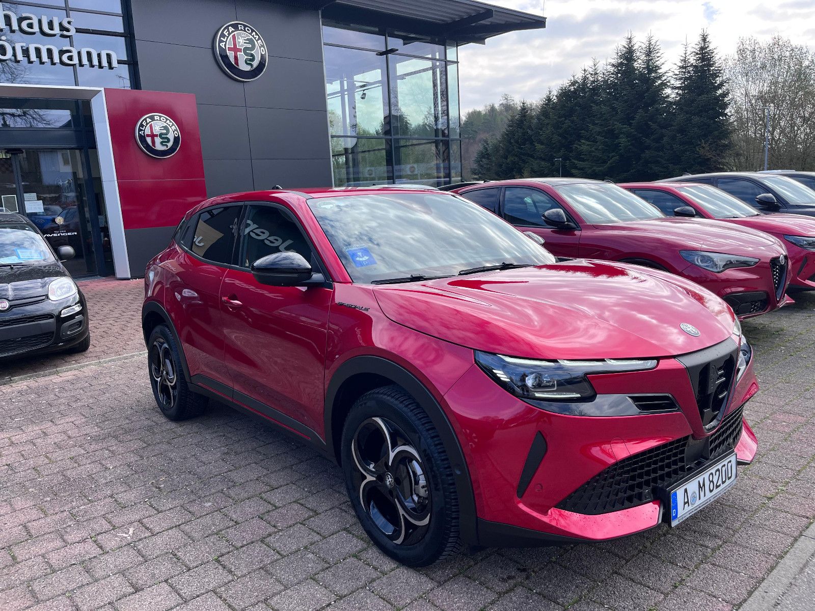 Fahrzeugabbildung Alfa Romeo Junior Ibrida 1.2 VGT 48V-Hybrid 100 kW Speciale