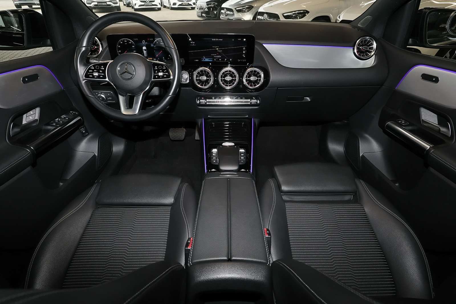 Mercedes-Benz B 180 TOTWINKEL+SPURHALTE+CARPLAY+KAMERA+LED+17" foto 5