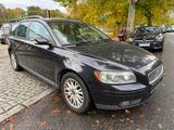 Volvo V50 Kombi 2.4i Summum - Volvo V50 mit Benzin-Antrieb: Automatik