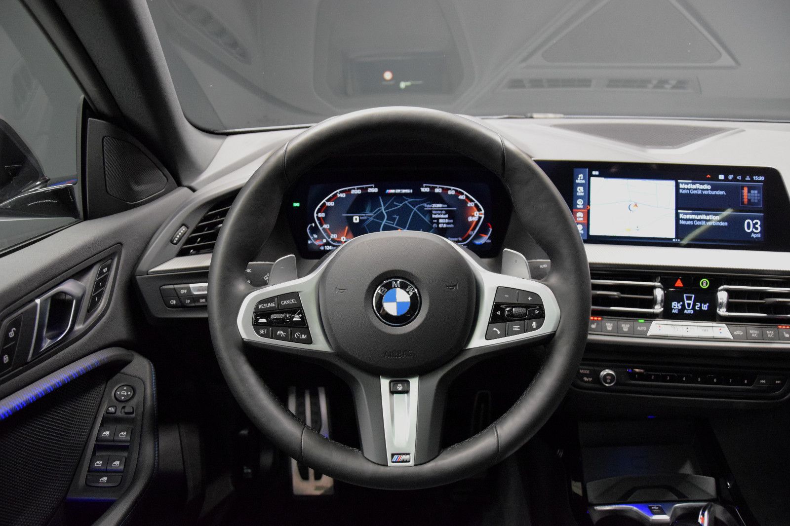 Fahrzeugabbildung BMW M235 i xDrive Gran Coupe Pano LED Memory ACC