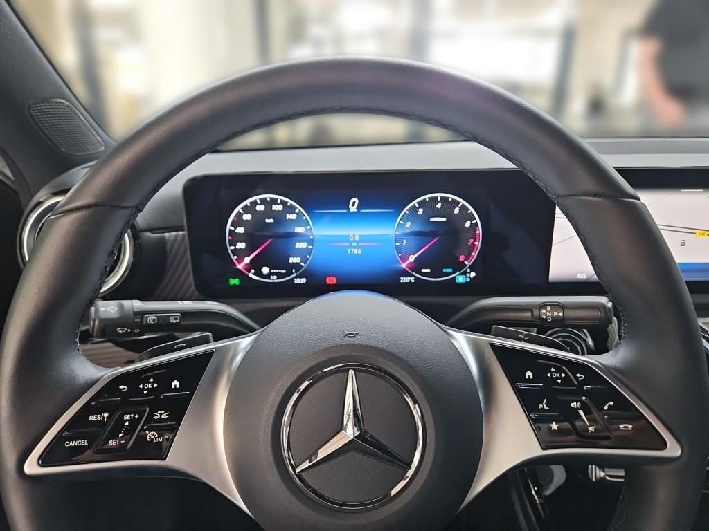 Fahrzeugabbildung Mercedes-Benz A 180 Progressive Navi KAM SpurH LED SHZ RDK