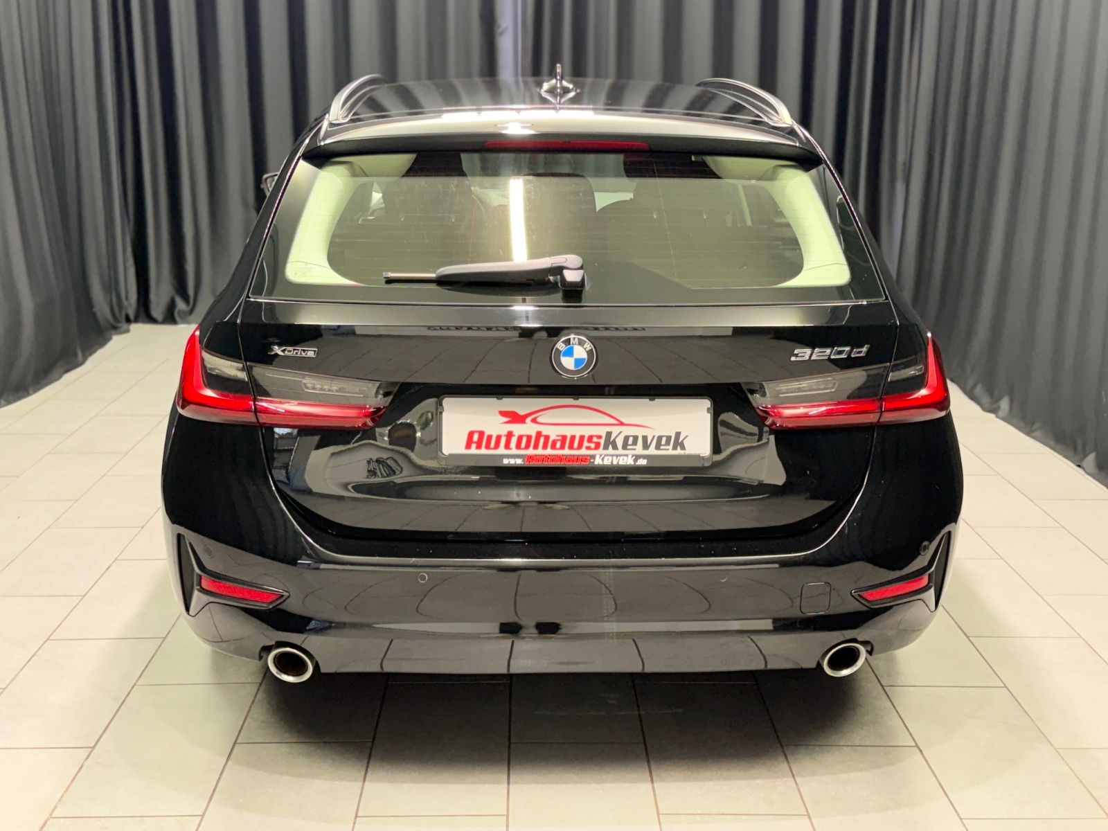 Fahrzeugabbildung BMW 320d xDrive Touring Advantage|NAVI|AHK|LED|