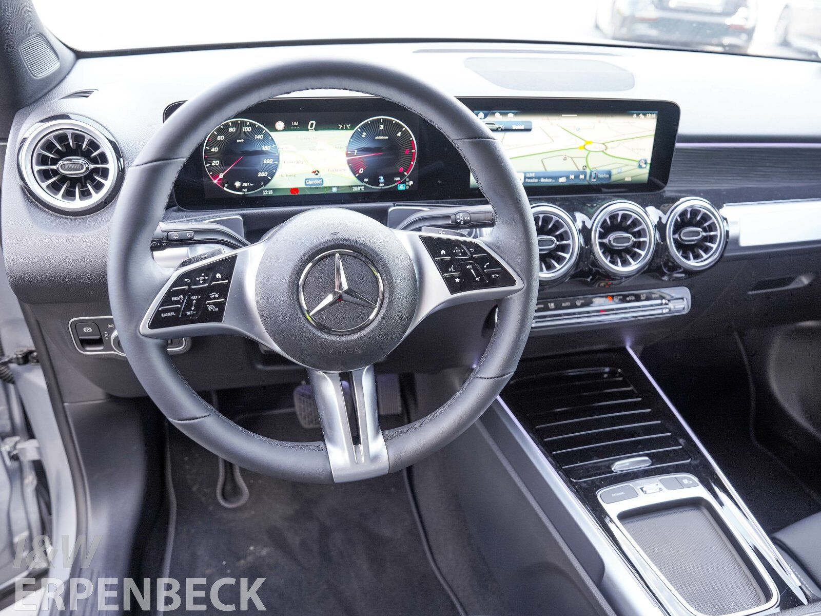 Fahrzeugabbildung Mercedes-Benz GLB 200 d Distronic AHK Kamera Multibeam Keyless