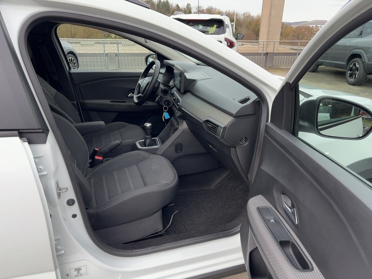 Fahrzeugabbildung Dacia Jogger Comfort TCe 110 ABS Fahrerairbag ESP SERV