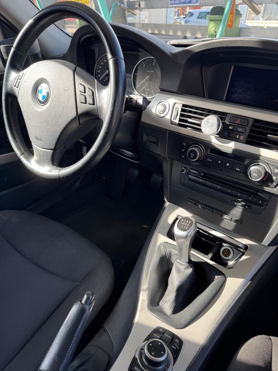BMW 316 2010 — photo 8