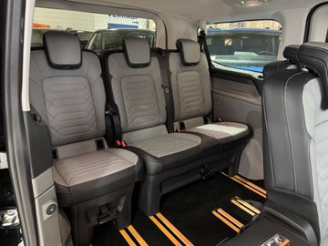 Ford Tourneo Custom 2.0 EcoBlue L1 Titanium