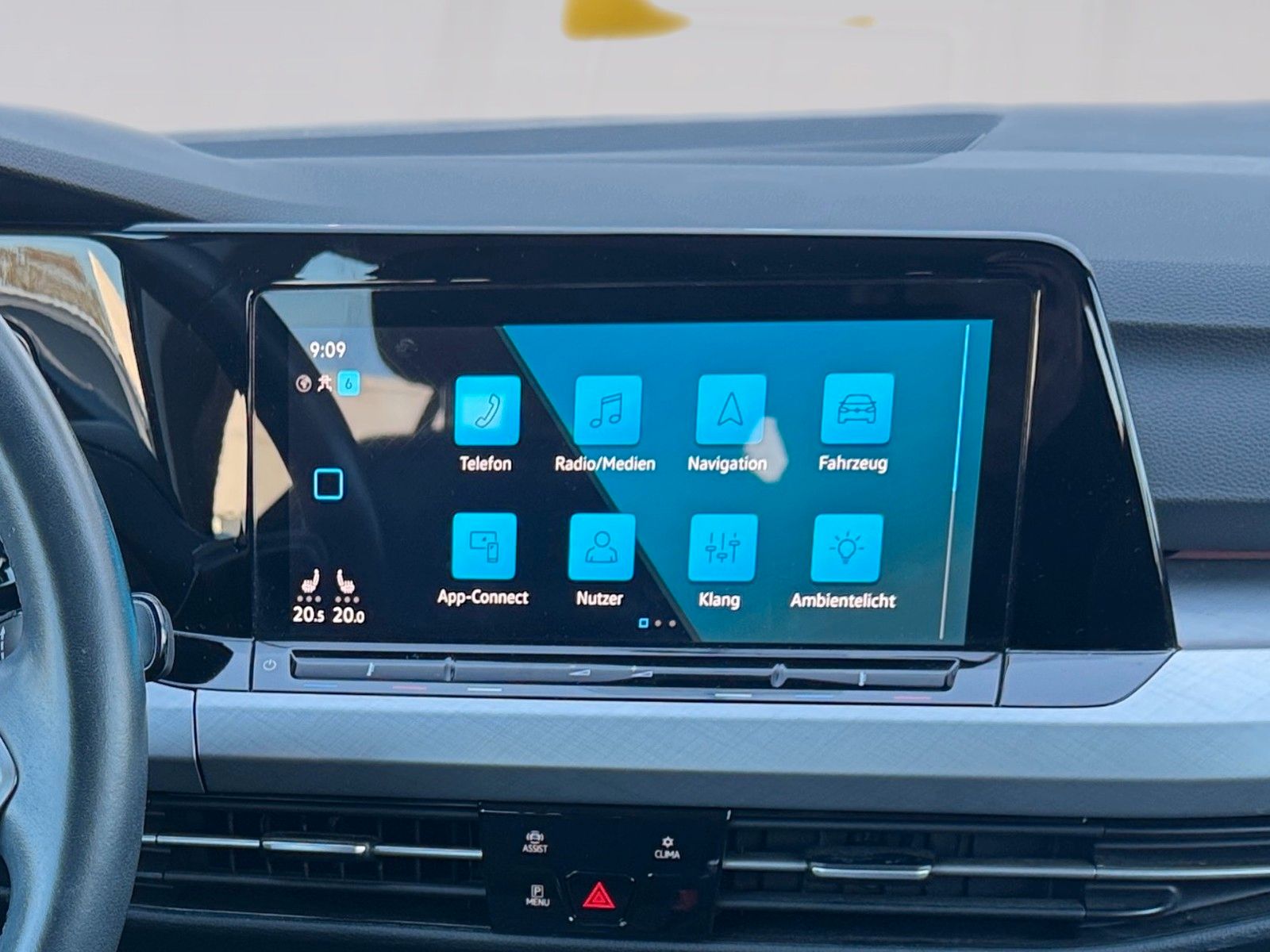 Fahrzeugabbildung Volkswagen Golf VIII Lim. Life 1.0 TSI