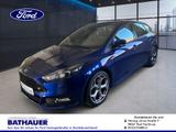 Ford Focus ST 2.0 EcoBoost - Ford Focus mit Benzin-Antrieb: Limousine, 2.0
