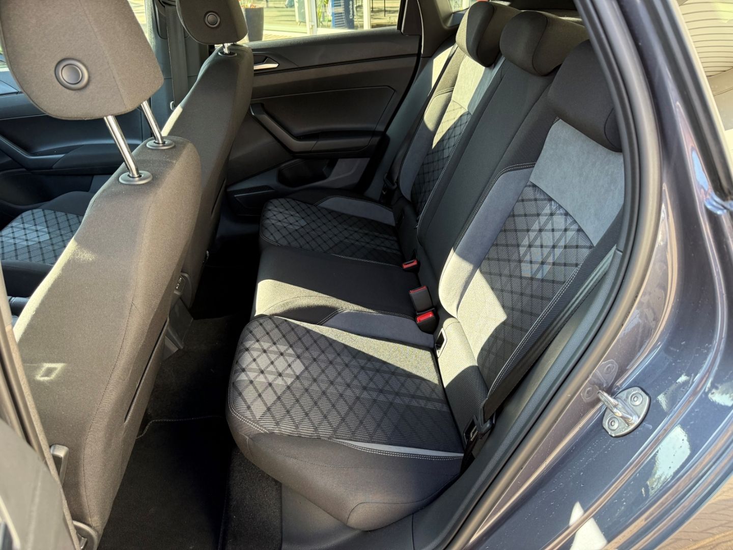 VW Polo VI 1.0 TSI EU6e R-Line RFK SHZ Carplay Alu - Image 22