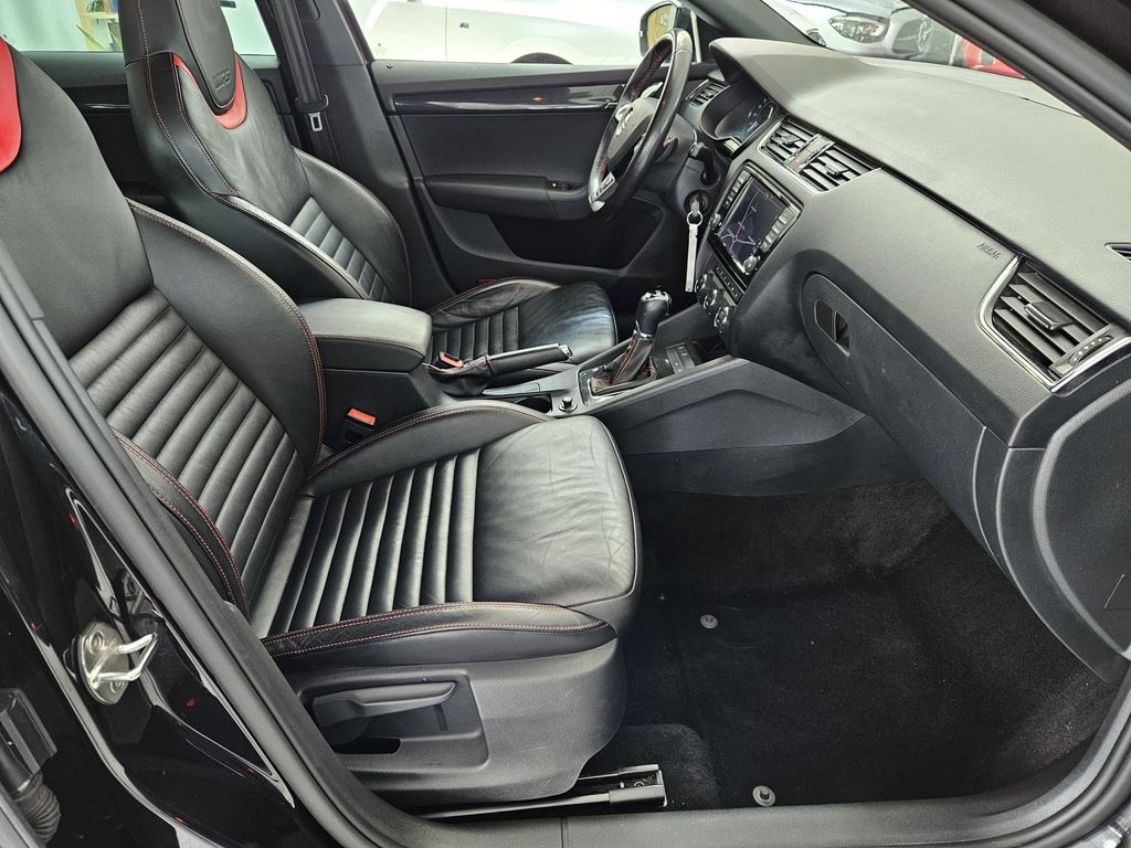 Skoda Octavia RS 2.0 TDI 4x4*Leder*Navi*DSG*DAB*Euro6