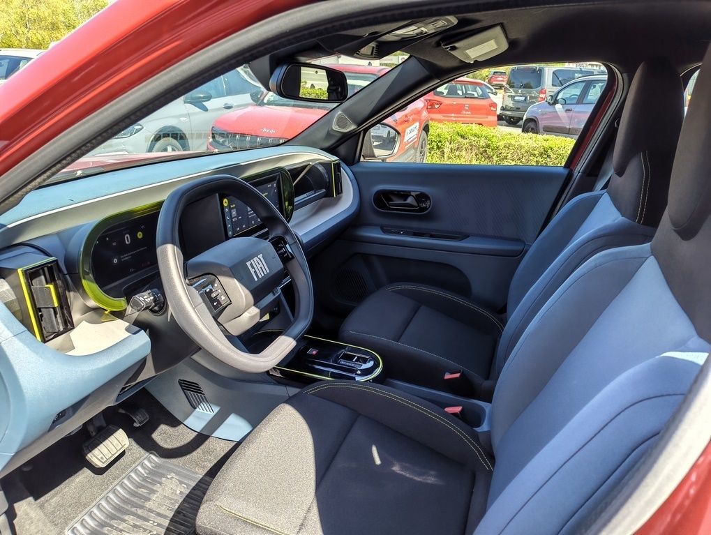 Fahrzeugabbildung Fiat Grande Panda ICON Hybrid 1.2 eDCT