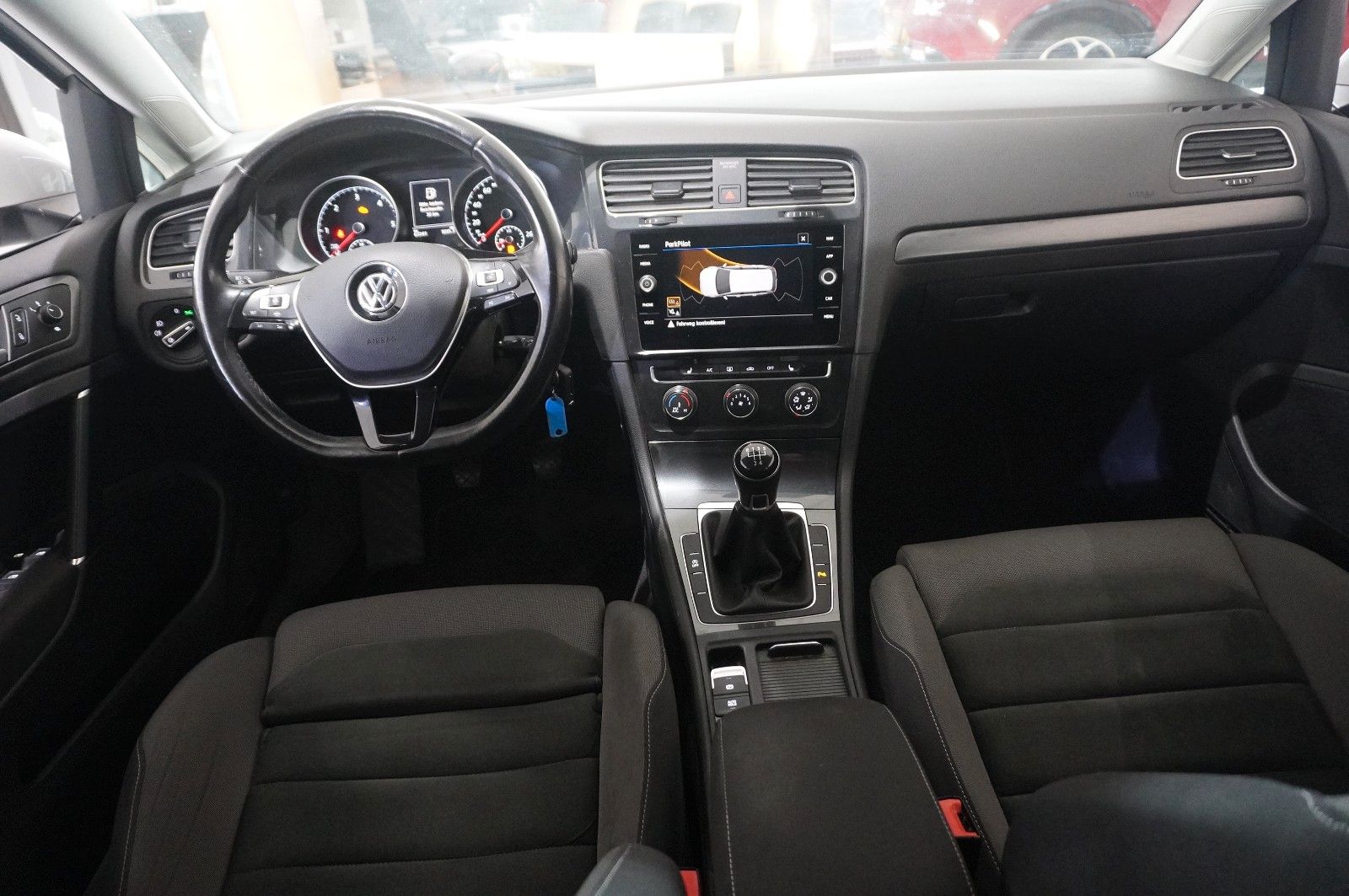 Fahrzeugabbildung Volkswagen Golf VII Variant 1.6 TDI NAVI/LED/SH/ACC/PDC/AHK