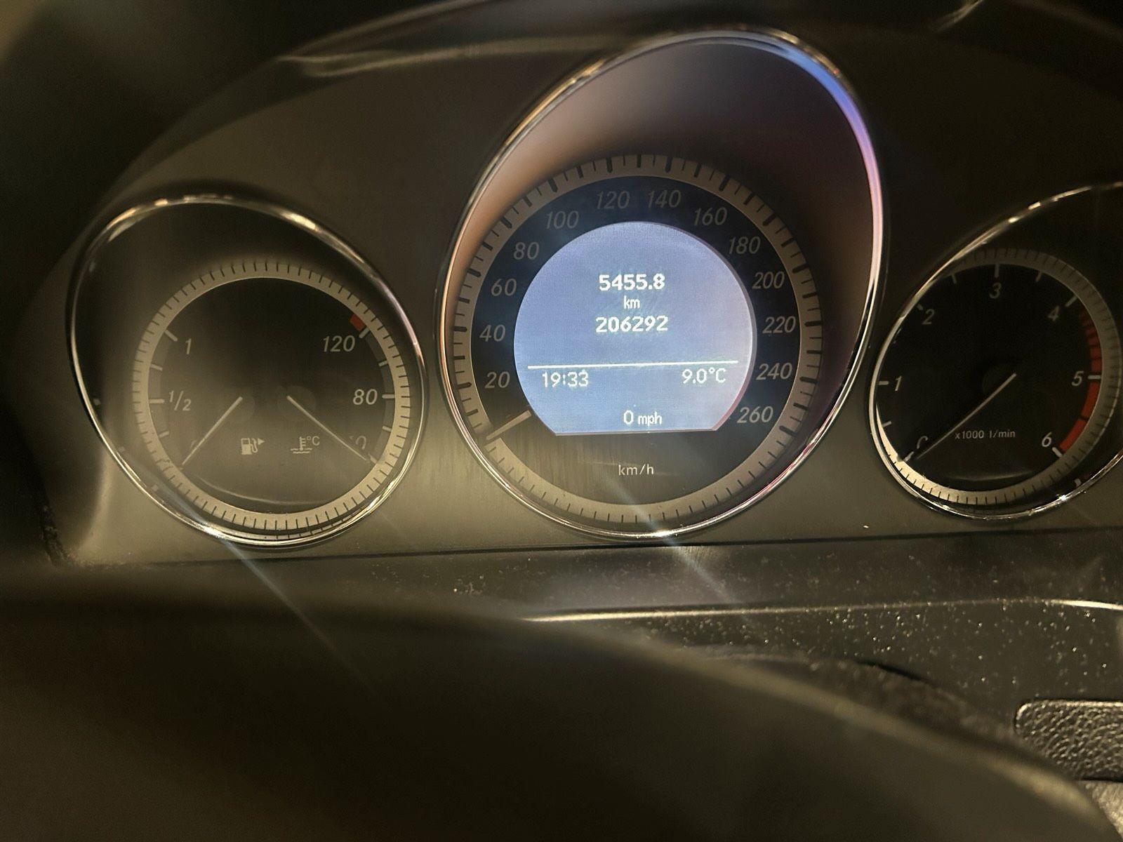 Mercedes-Benz 200 2010 — photo 9