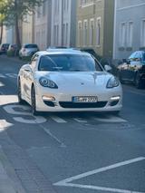 Porsche Panamera 3.0 Diesel - Porsche Panamera mit Diesel-Antrieb: Limousine, 3.0