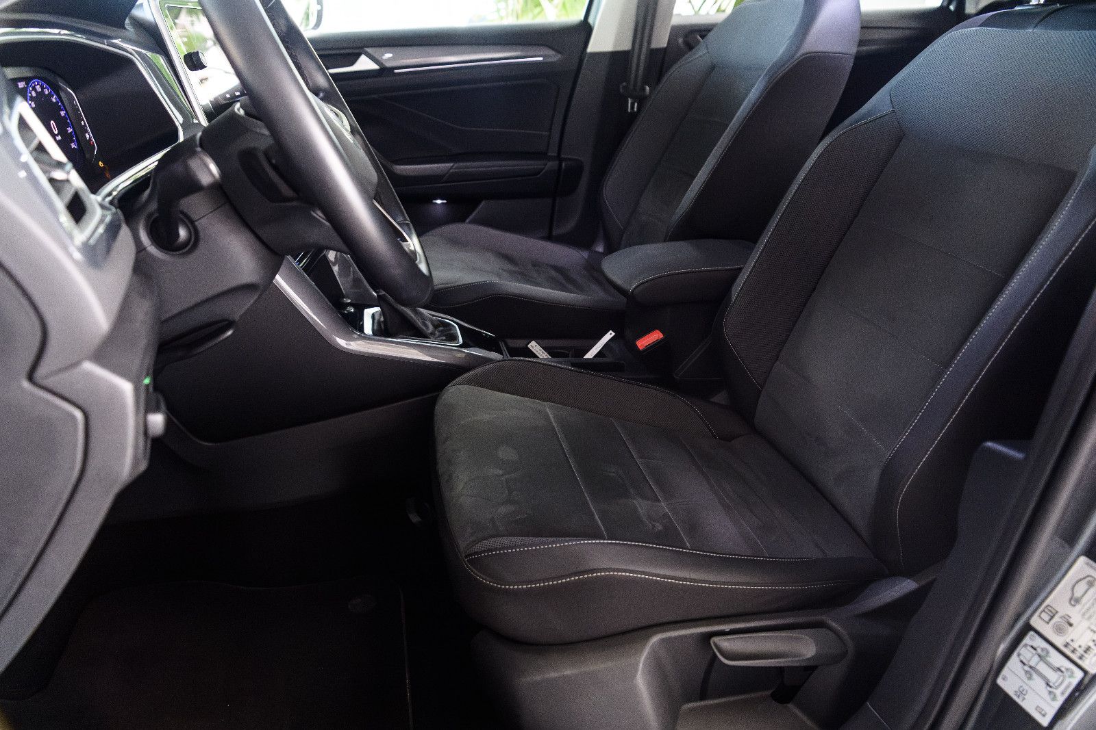 Fahrzeugabbildung Volkswagen T-Roc Style 2.0l TDI DSG + Navi + ACC + Keyless