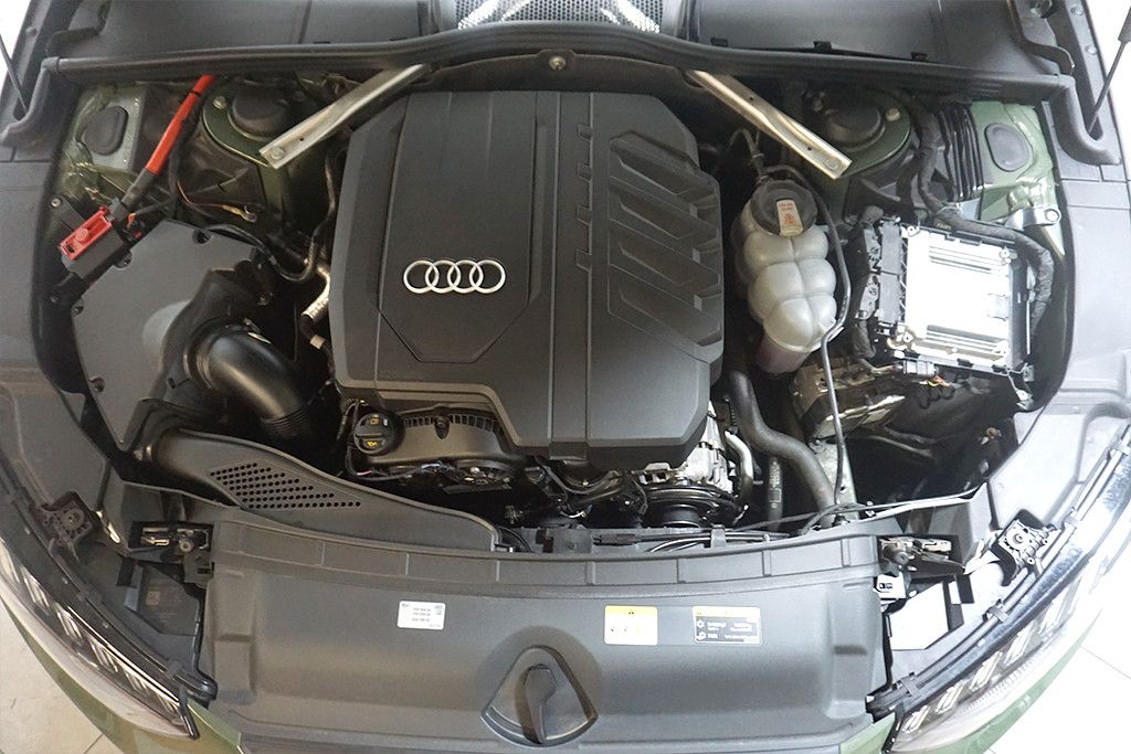 AUDI A4 2024