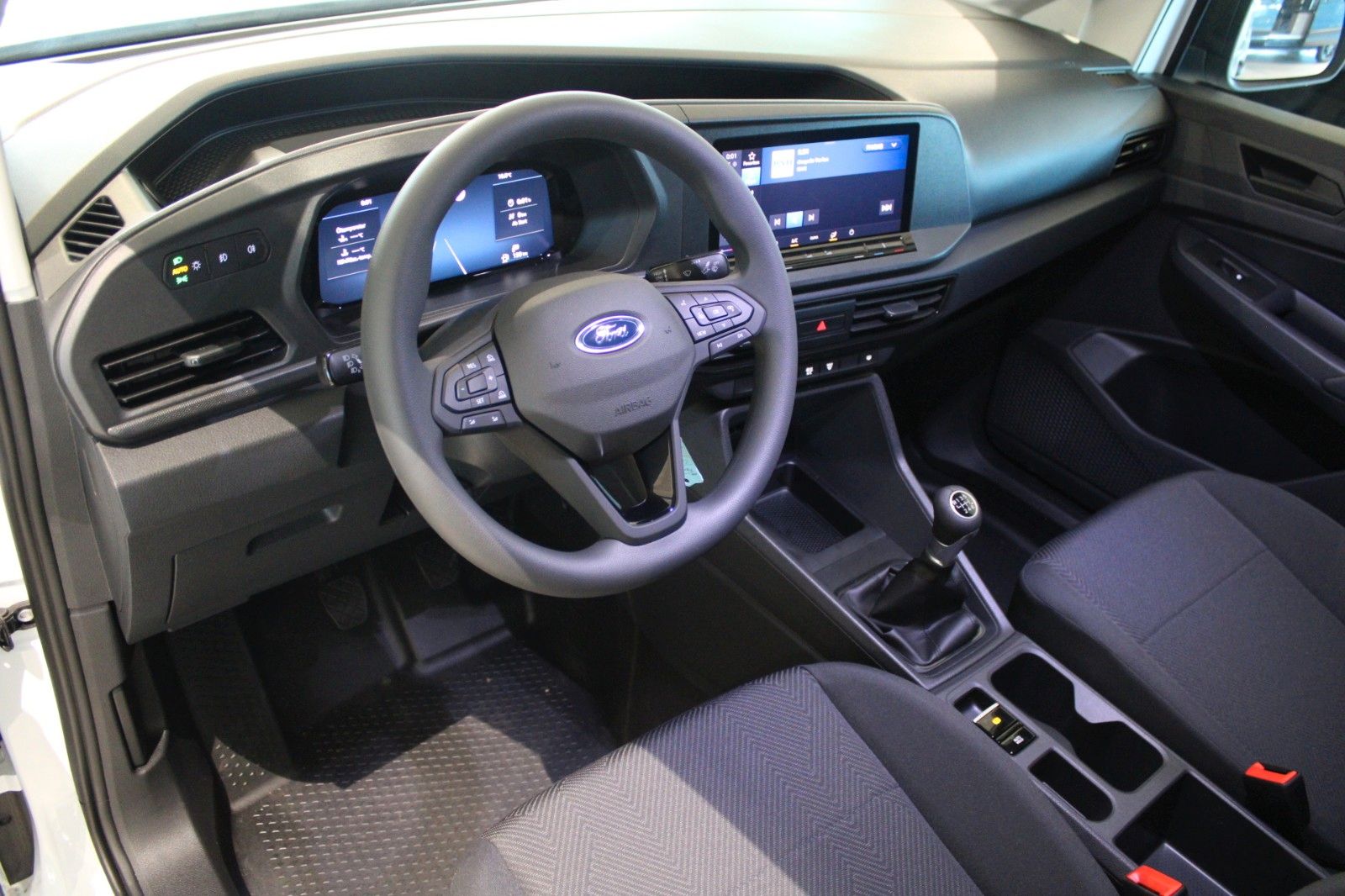 Fahrzeugabbildung Ford Transit Connect TREND L1 AHK NAVI IACC uvm.
