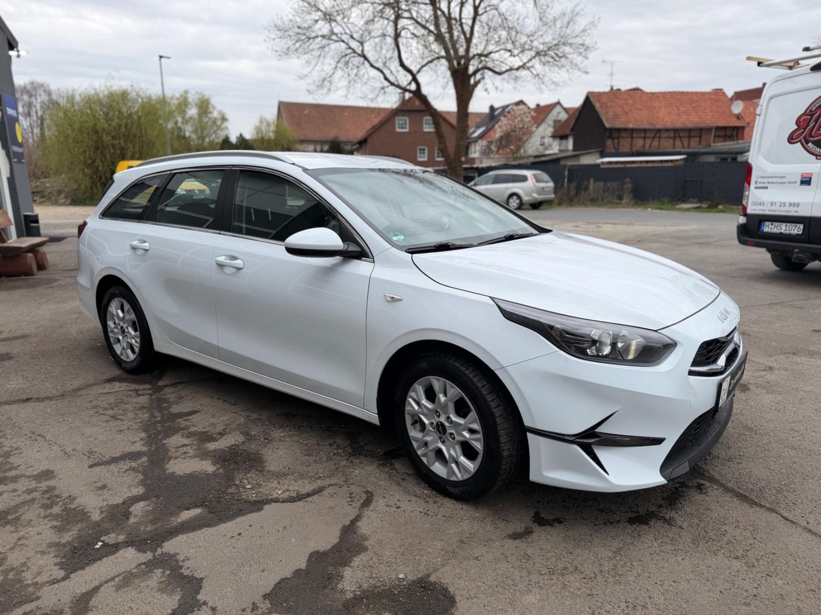 Kia KIA Ceed SW 1.5 T-GDI Kombi Garantie