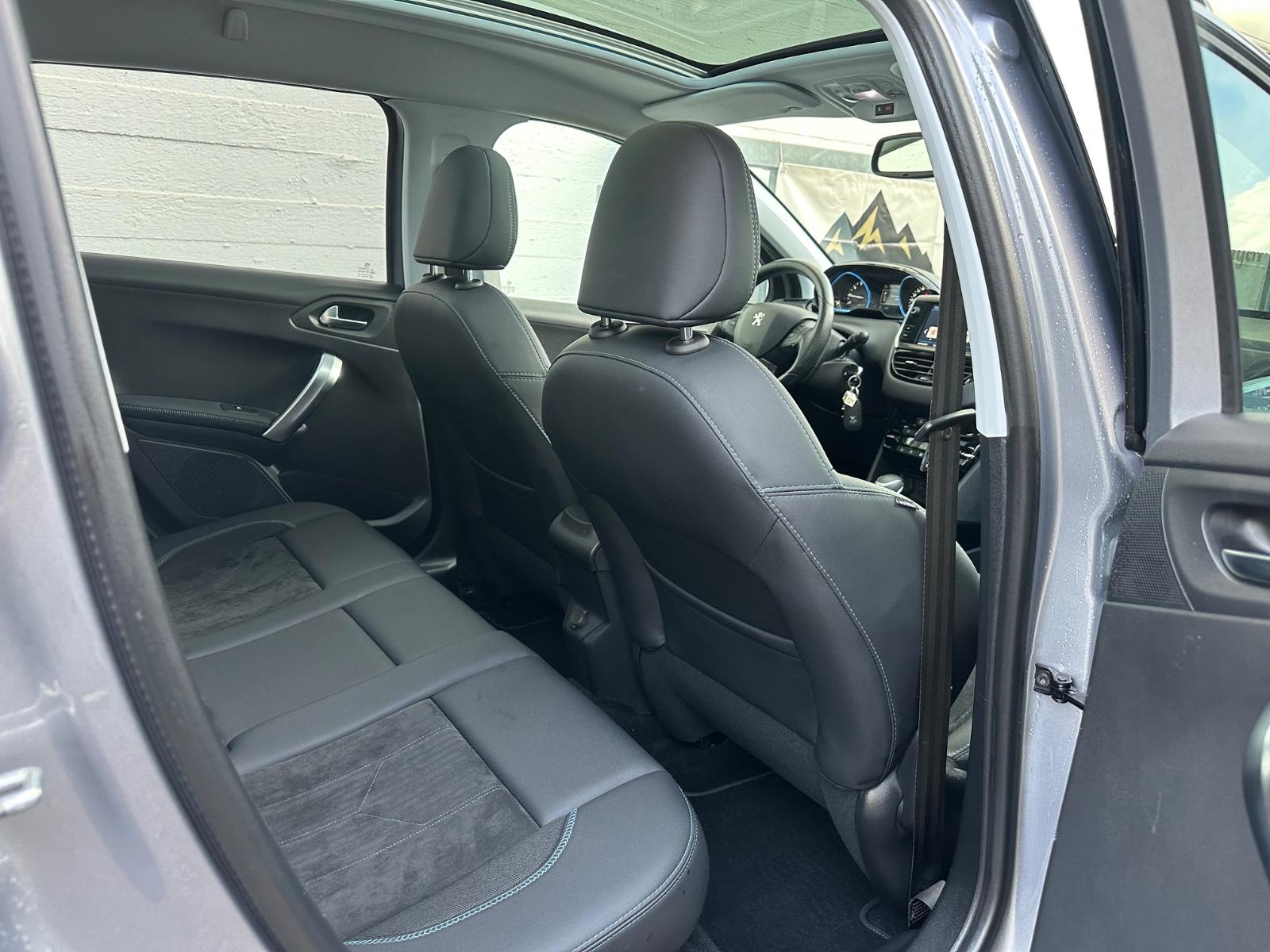Peugeot 2008 Crossway T-Leder R-Kamera Panorama-Dach