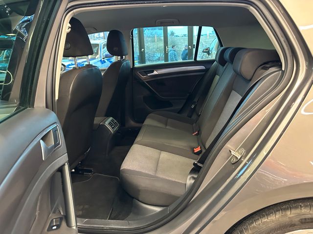 Volkswagen Golf VII Lim. Sound Start-Stopp *Navi*Kamera*