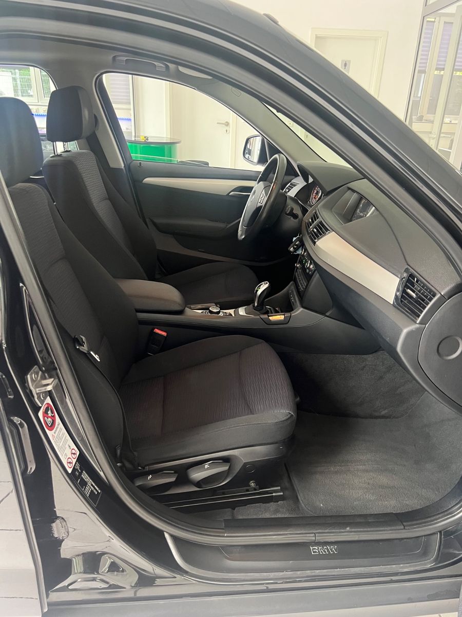 Fahrzeugabbildung BMW X1 18 d xDrive * AUTOMATIK *