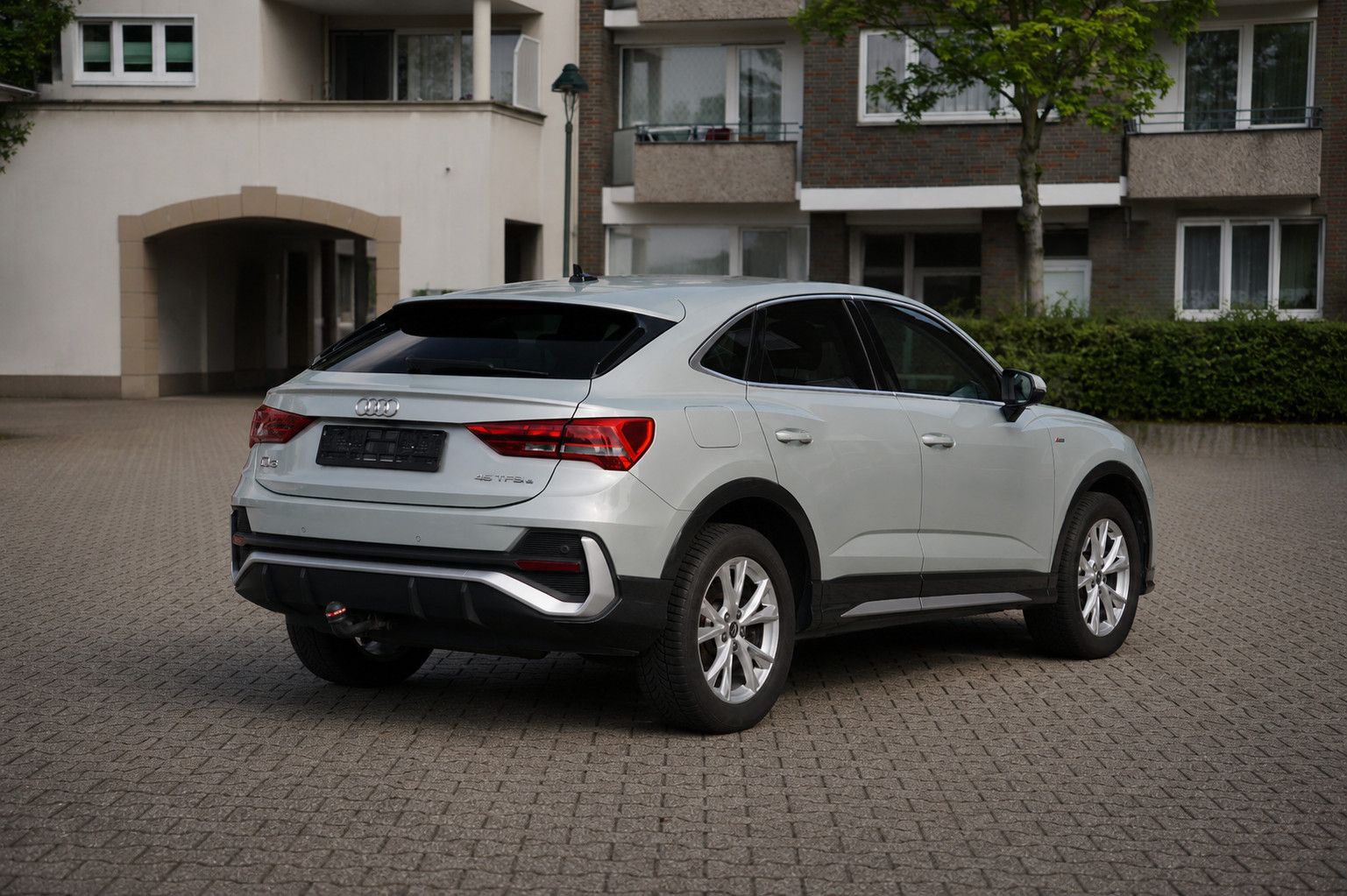 Audi Q3 Sportback 45 TFSI e S line foto 5