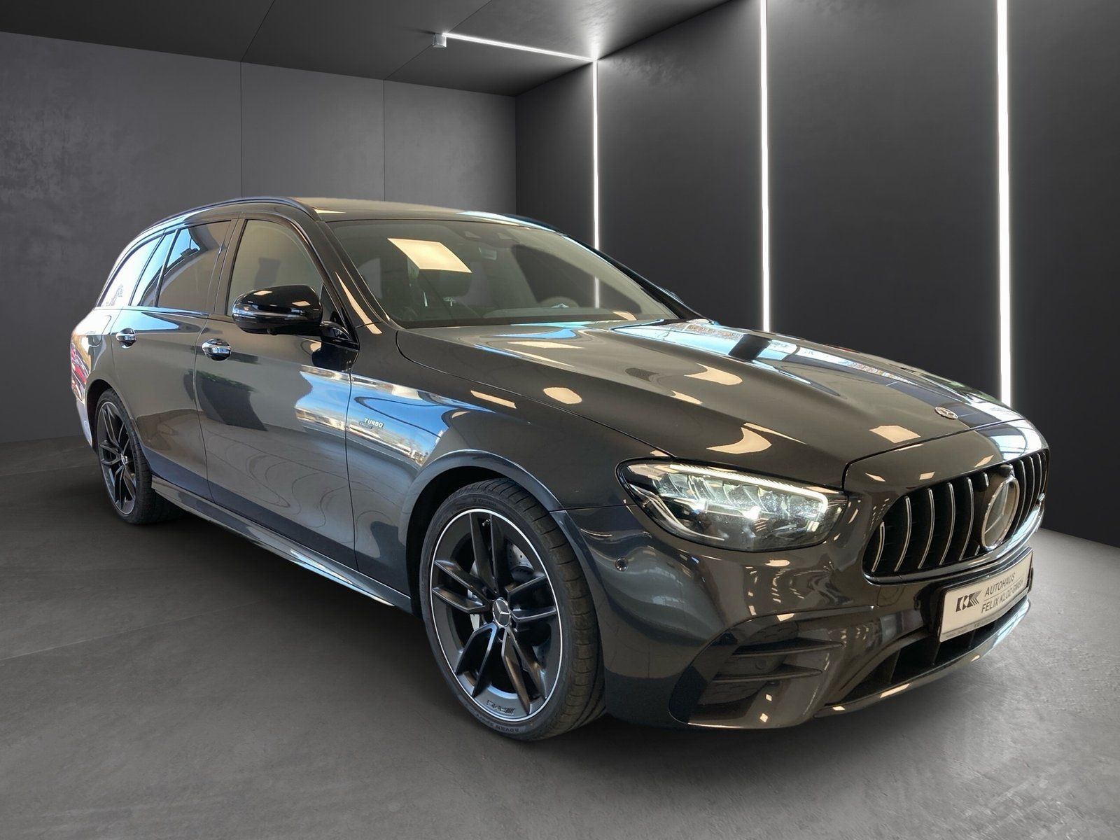 Fahrzeugabbildung Mercedes-Benz E 53 T 4M+ AMG*Distronic*Panorama*AHK*Standheiz*