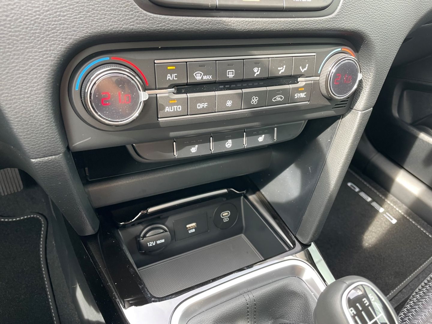 Fahrzeugabbildung Kia Ceed_sw Ultima LED totWinkAss Kamera SHZ PDC