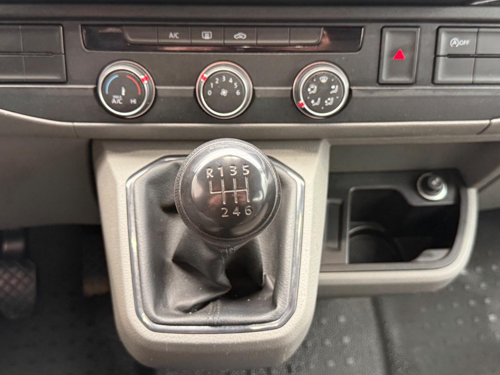 Volkswagen T6 4MOTION Lang 9-Sitzer/AHK/Blueto
