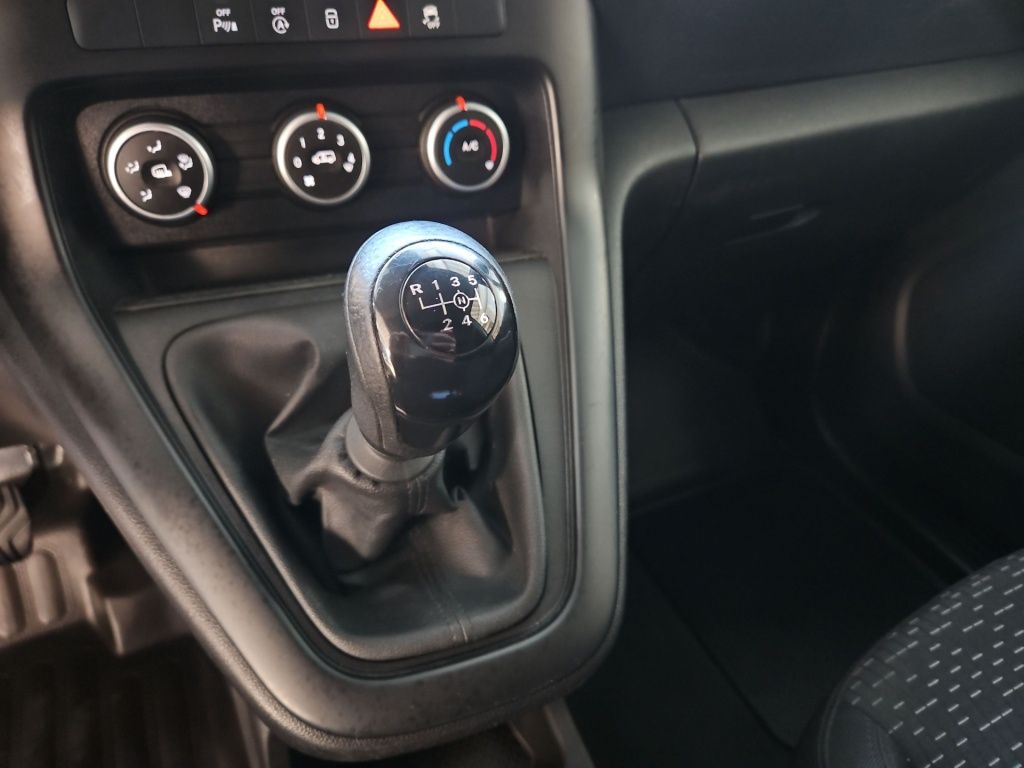 Fahrzeugabbildung Mercedes-Benz Citan 108 Kasten BASE Standard Klima PTS hi.