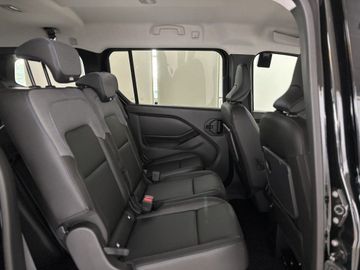 Fotografie des Nissan Townstar DIG-T 130 Kombi L2 N-Connecta 7 Sitze