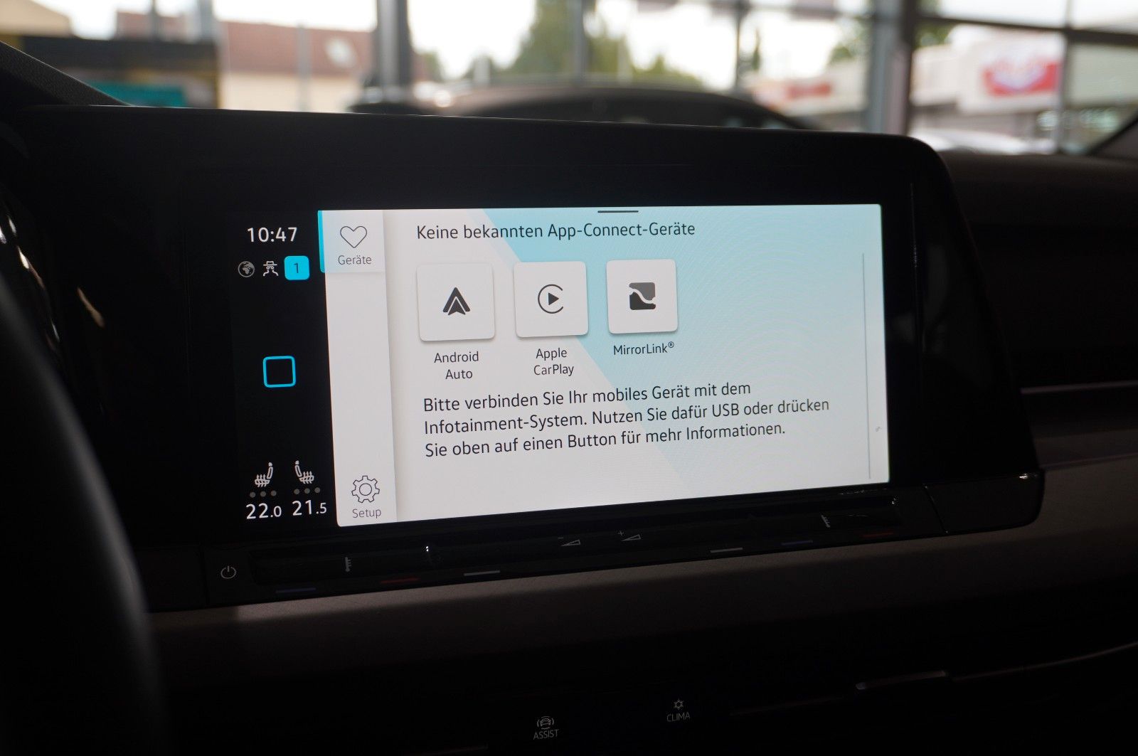 Fahrzeugabbildung Volkswagen Golf VIII Variant 1.5 TSI LIFE NAVI/LED/SHZ/VIRT