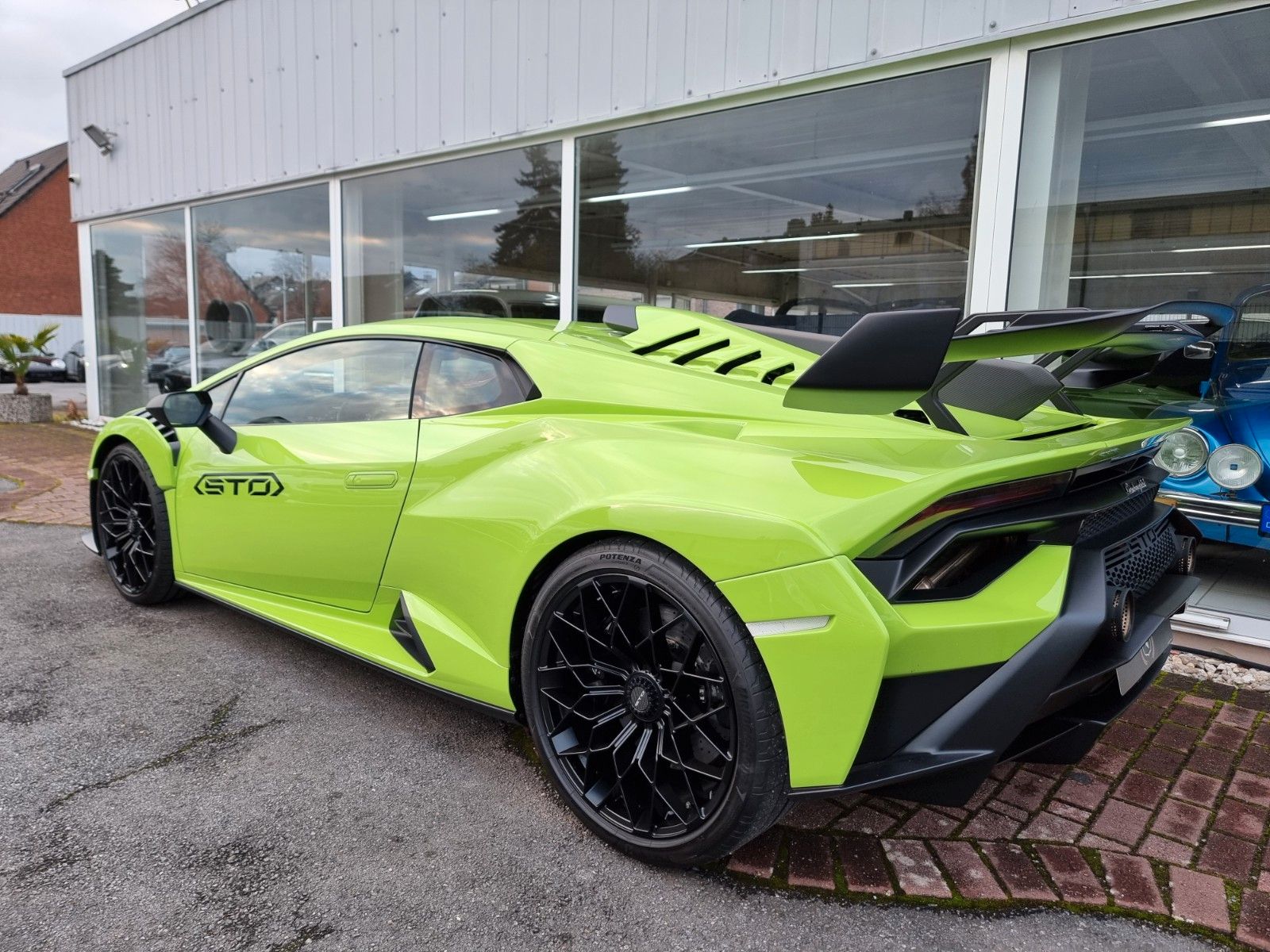 Fahrzeugabbildung Lamborghini Huracán STO/1.Hd/BRD/Lift/Temp/Kamera