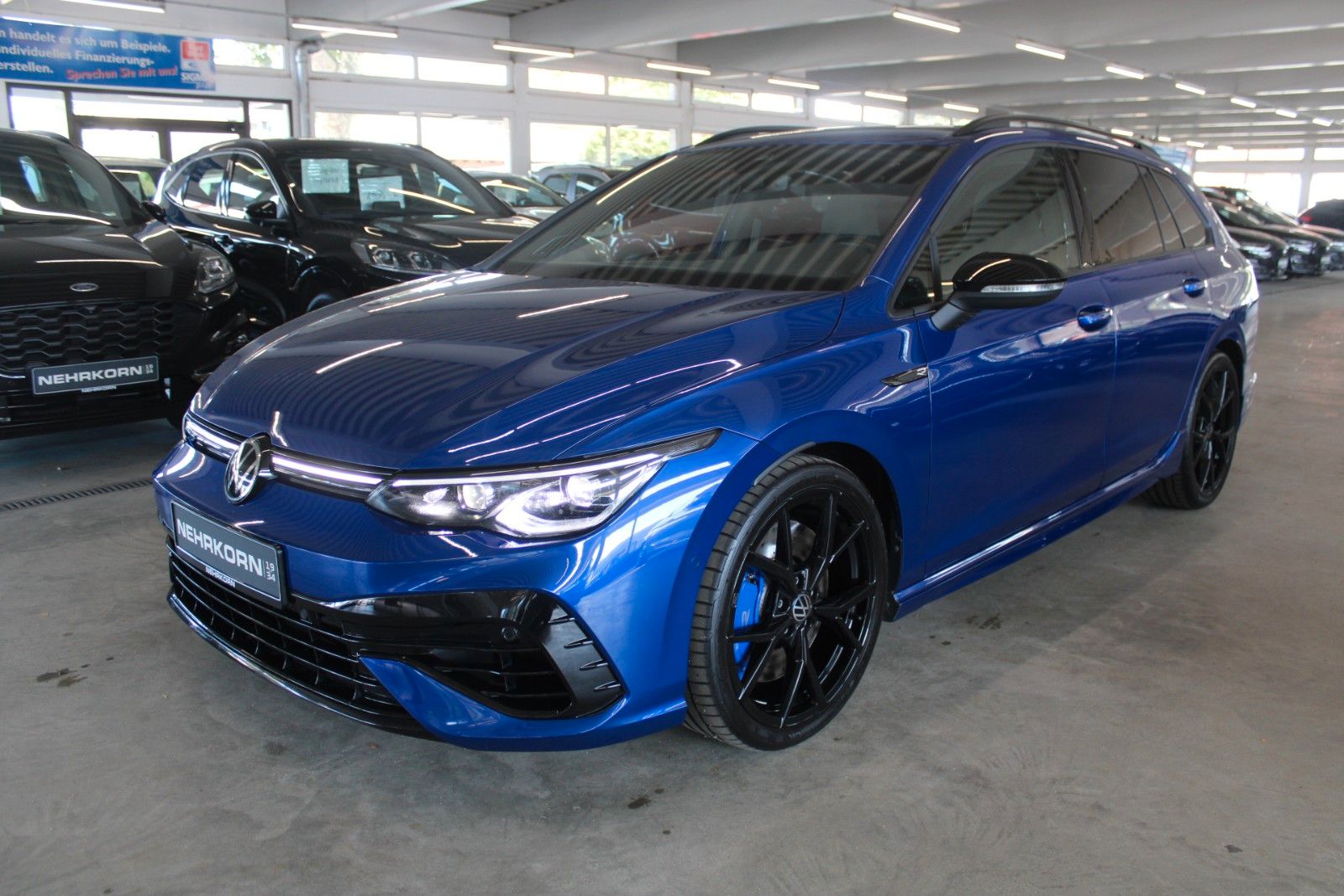 Fahrzeugabbildung Volkswagen Golf R DSG 4MOTION IQ Light Pano Performance Pak
