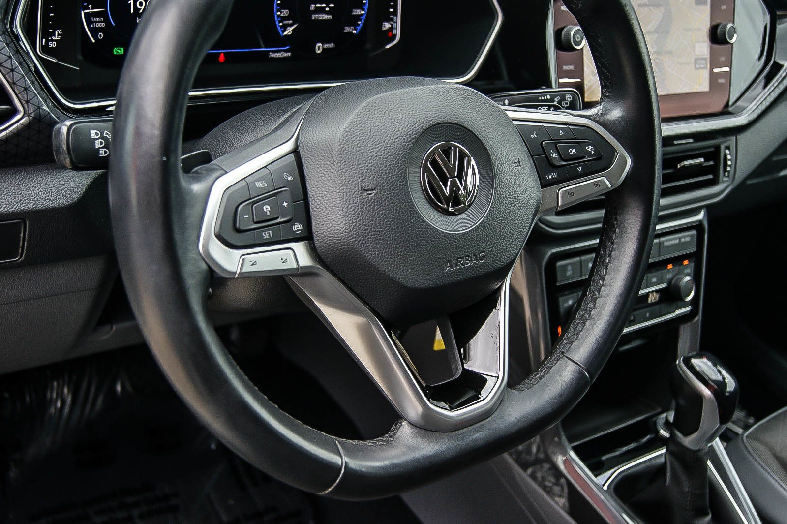 Fahrzeugabbildung Volkswagen T-Cross 10 Style DSG R-LINE VIRTUAL NAVI ACC 18'