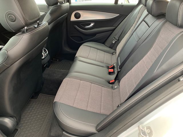 Fahrzeugabbildung Mercedes-Benz E 220  Td Avantgarde+LED+Comand+Spur+Kamera+AHK
