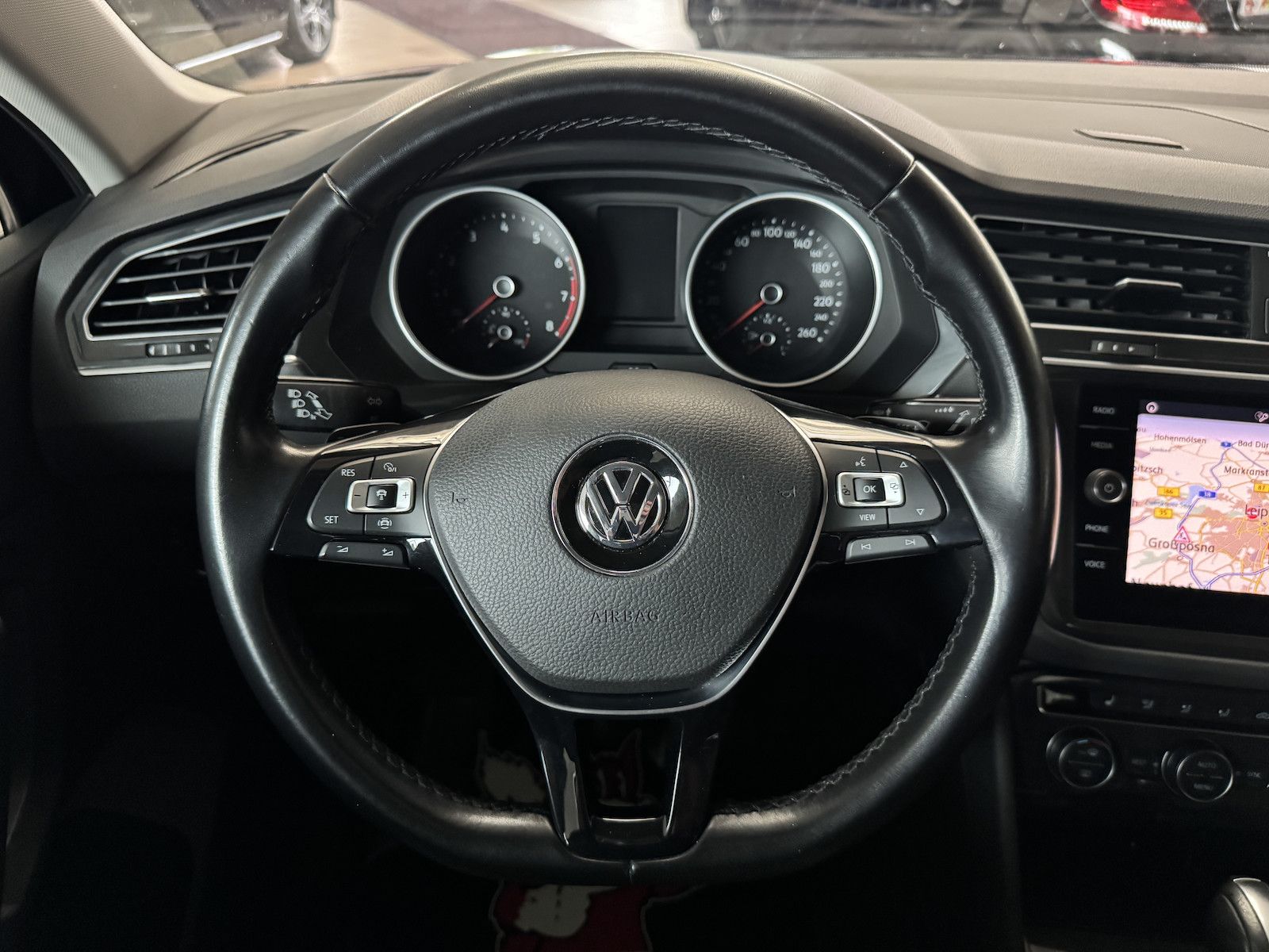 Fahrzeugabbildung Volkswagen Tiguan 1.5 TSI DSG Navi//DAB/ACC/Spur/Ahk