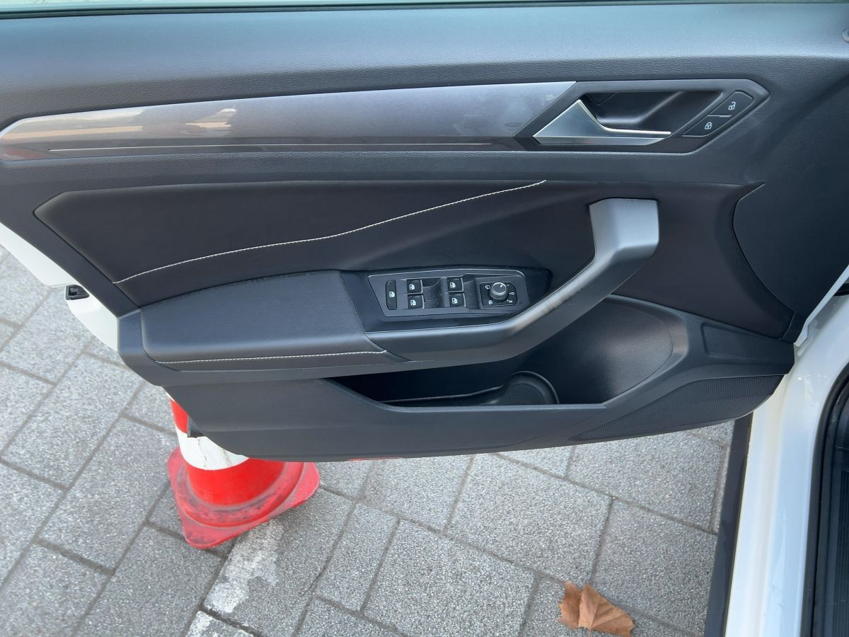 Volkswagen T-Roc - Bild 17