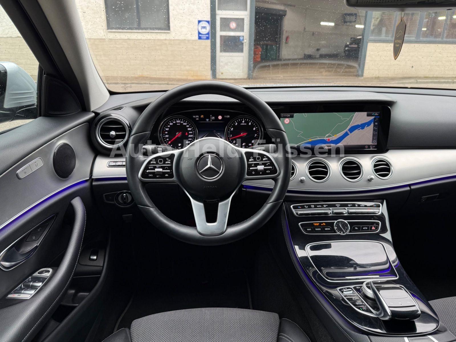 Mercedes-Benz E200 T Aut Navi 360° Distr Standhzg TTW LED