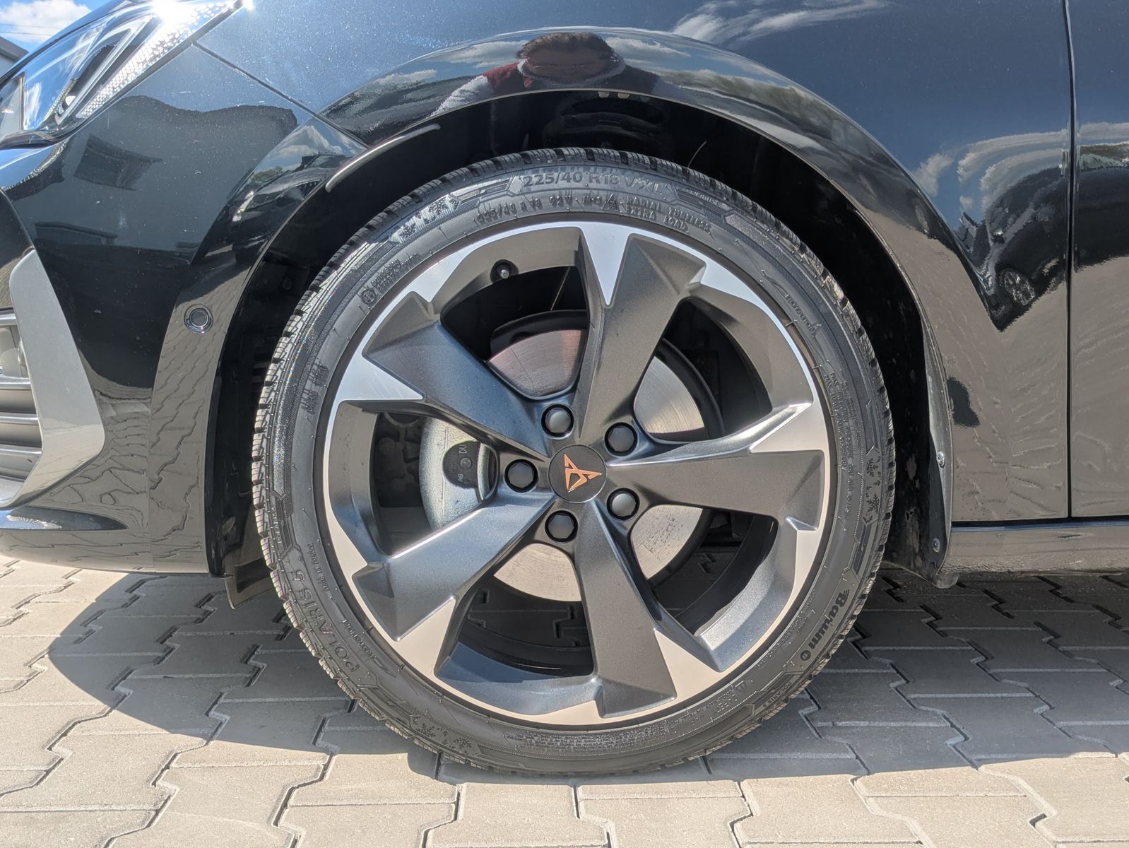 Fahrzeugabbildung CUPRA Leon 1.5 eTSI DSG MATRIX-LED*ACC*APP*KAMERA*18"