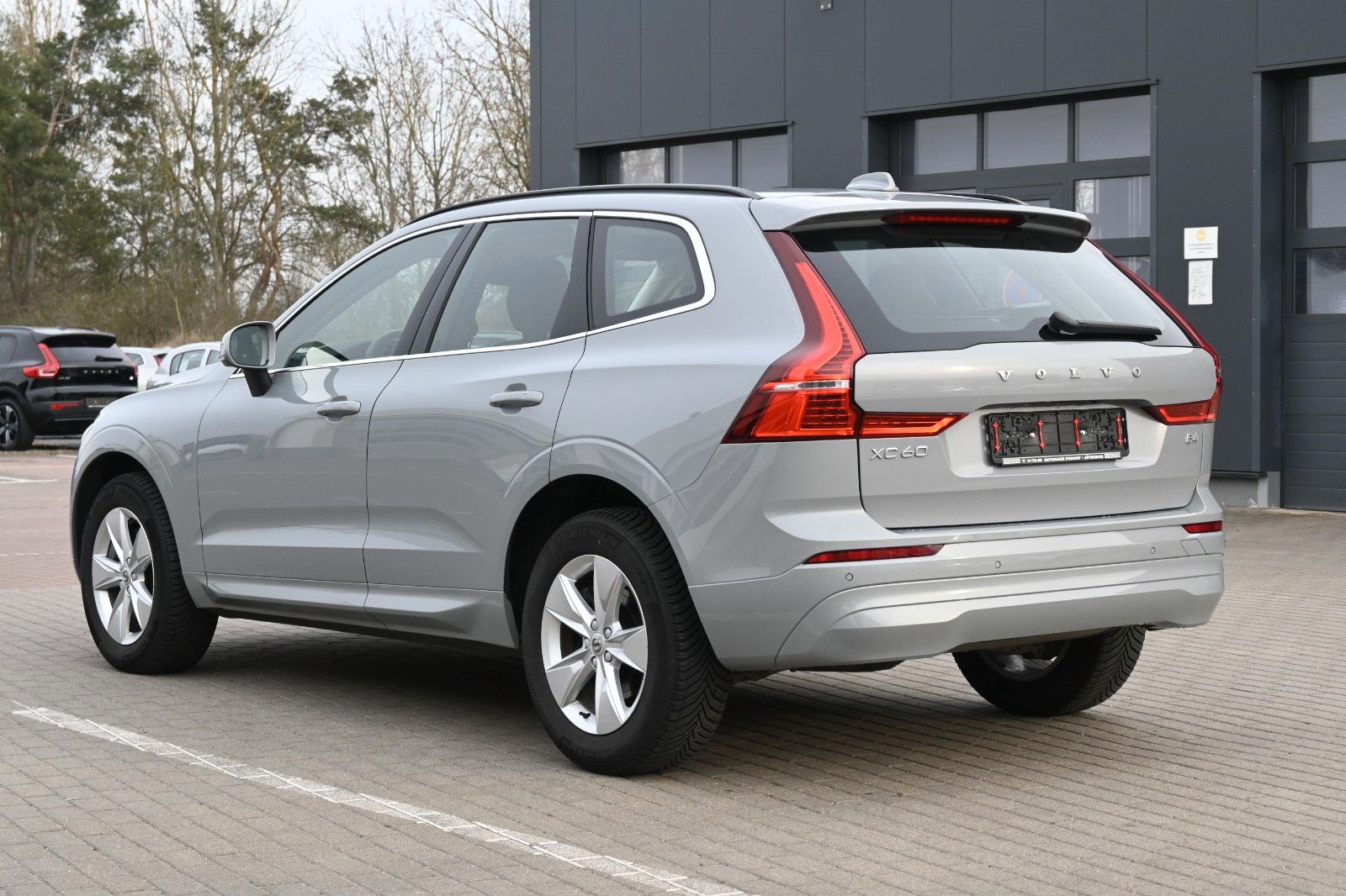 Fahrzeugabbildung Volvo XC60 B4 D FWD Core*RFK*el.Heckkl*GoogleMaps*AHK