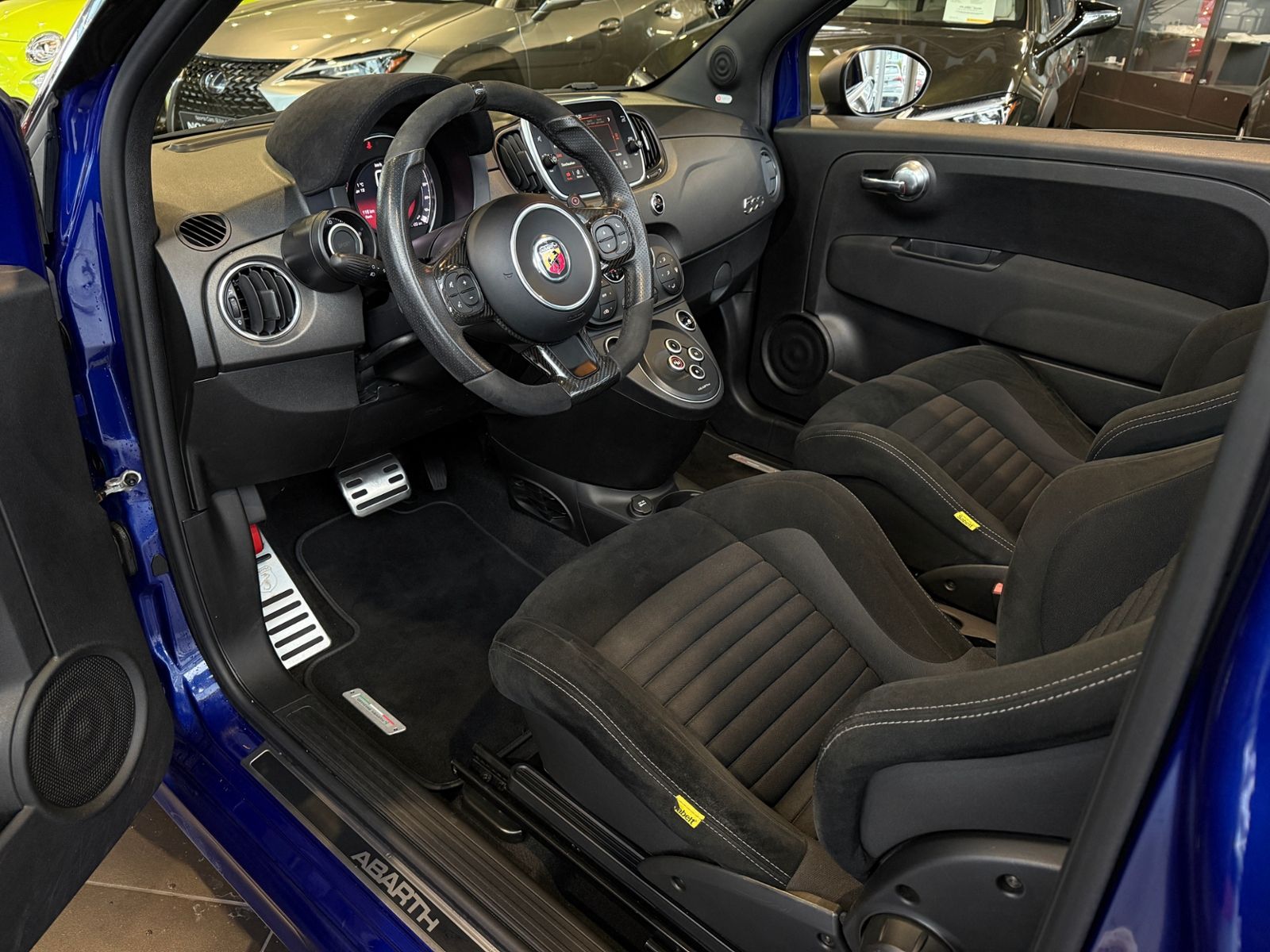 Fahrzeugabbildung Abarth 595C  Competizione CARPLAY BEATS XENON